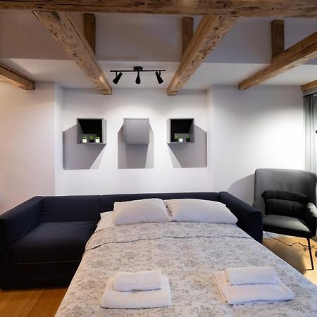 Merkela Loft Apartment Beside Vermanes Park Riga Extérieur photo